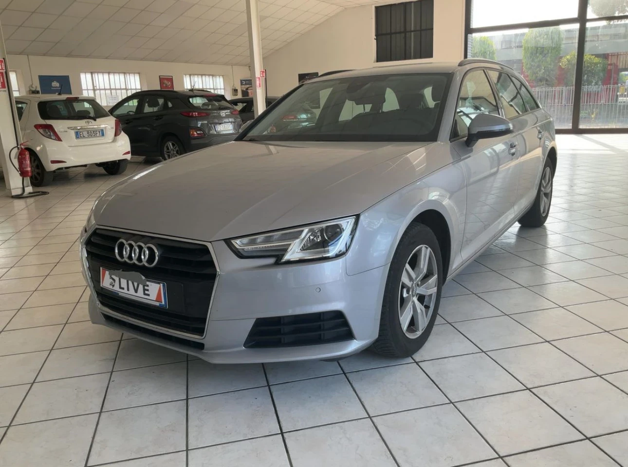 Audi A4 2.0TDI РЪЧКА (150к.с.) - изображение 2