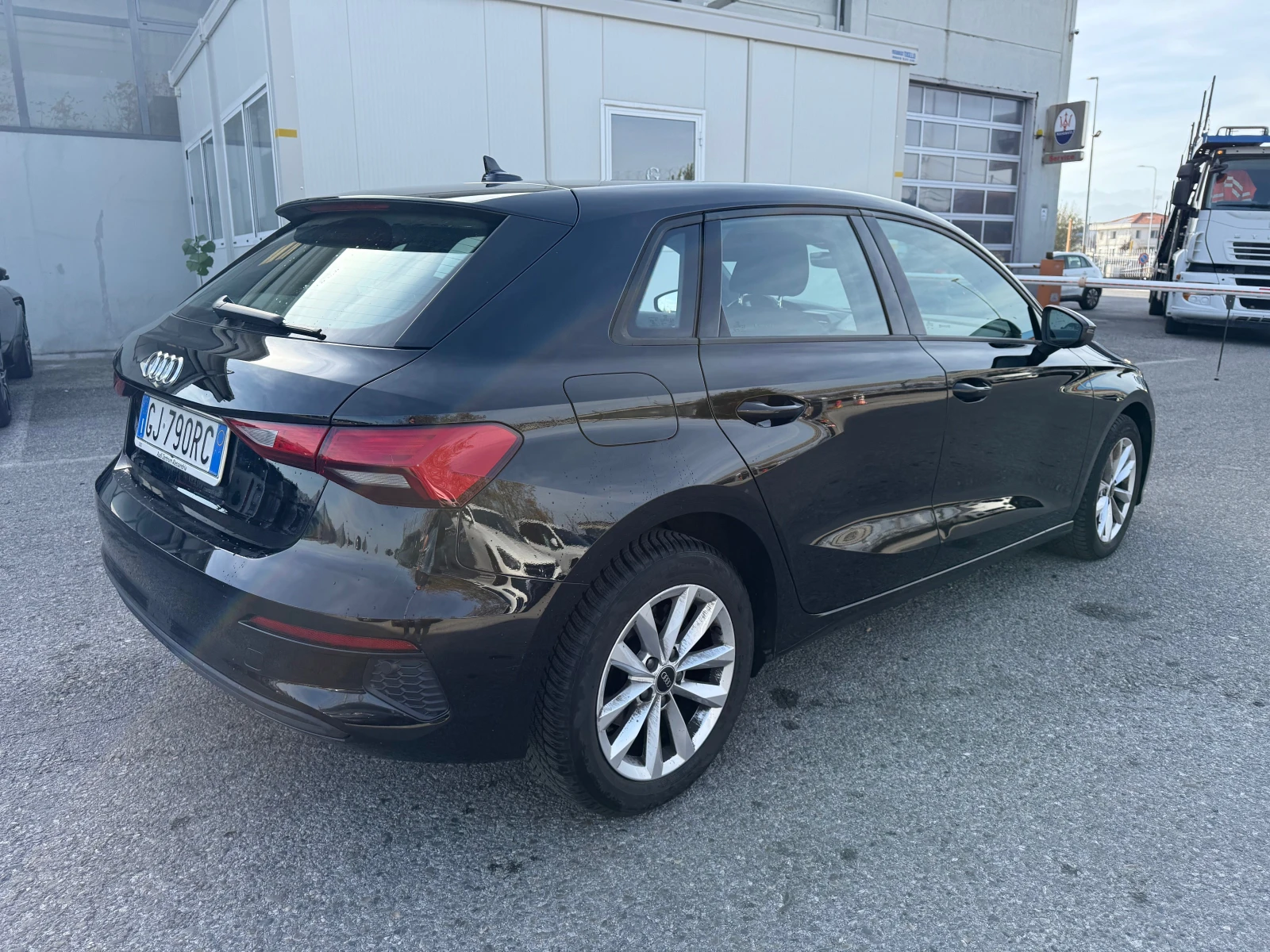 Audi A3 30 2.0 tdi Business s-tronic - изображение 4