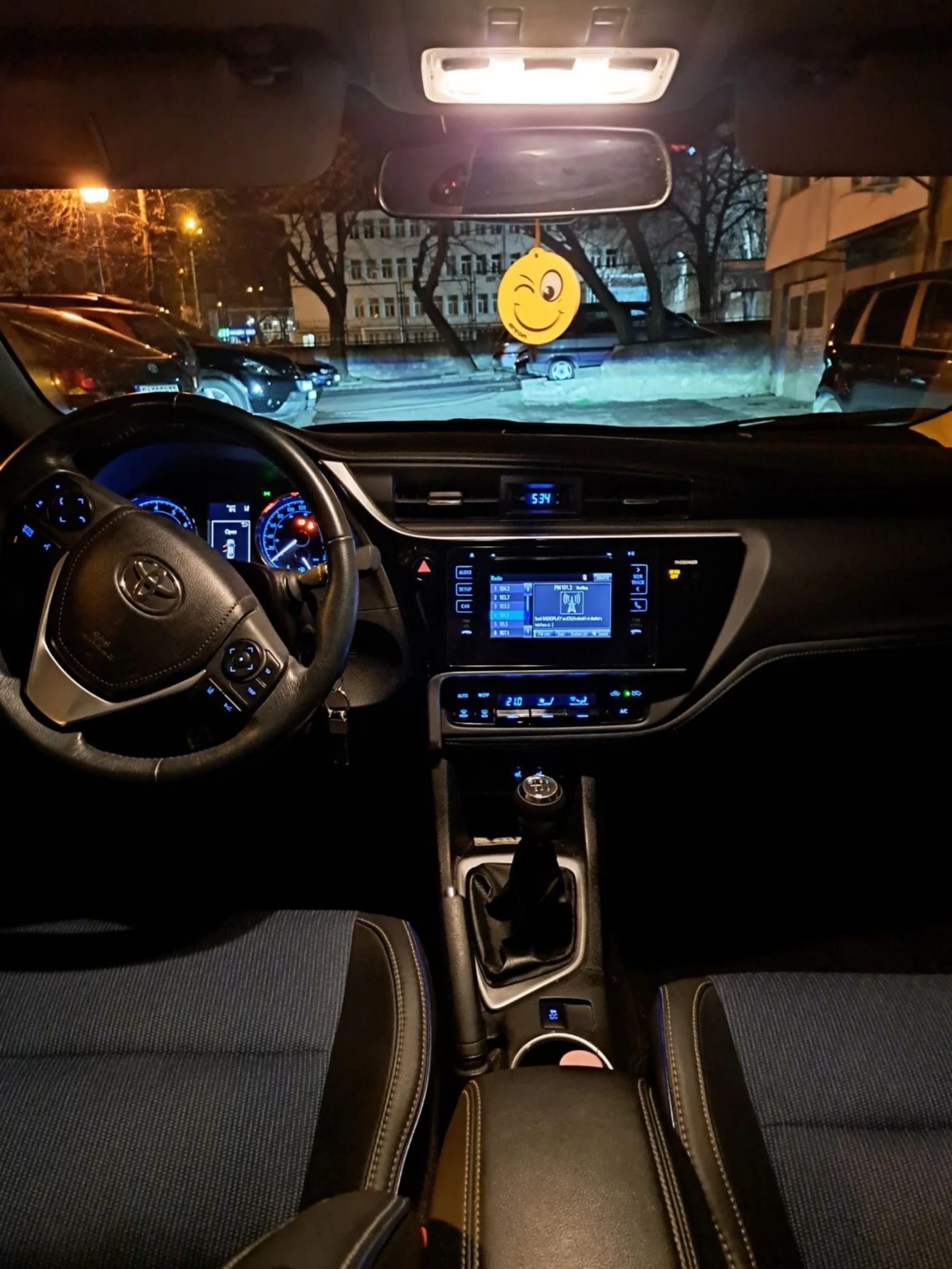 Toyota Corolla SE | Mobile.bg   5