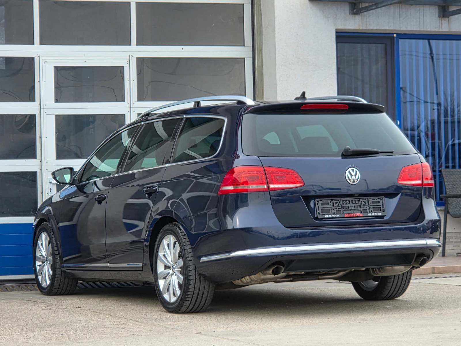 VW Passat 2.0TDI/HIGH-LINE/AUTOMATIC, снимка 3 - Автомобили и джипове - 53720592
