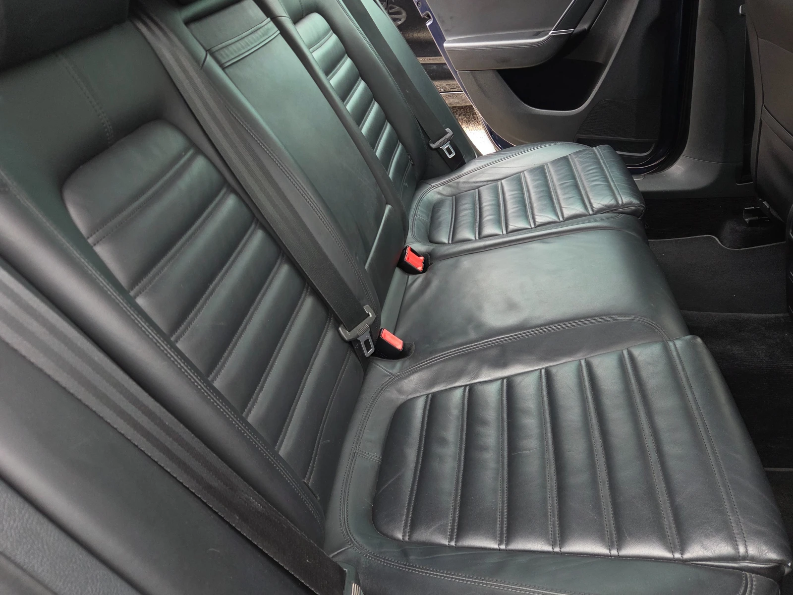 VW Passat 2.0TDI/HIGH-LINE/AUTOMATIC, снимка 10 - Автомобили и джипове - 53720592