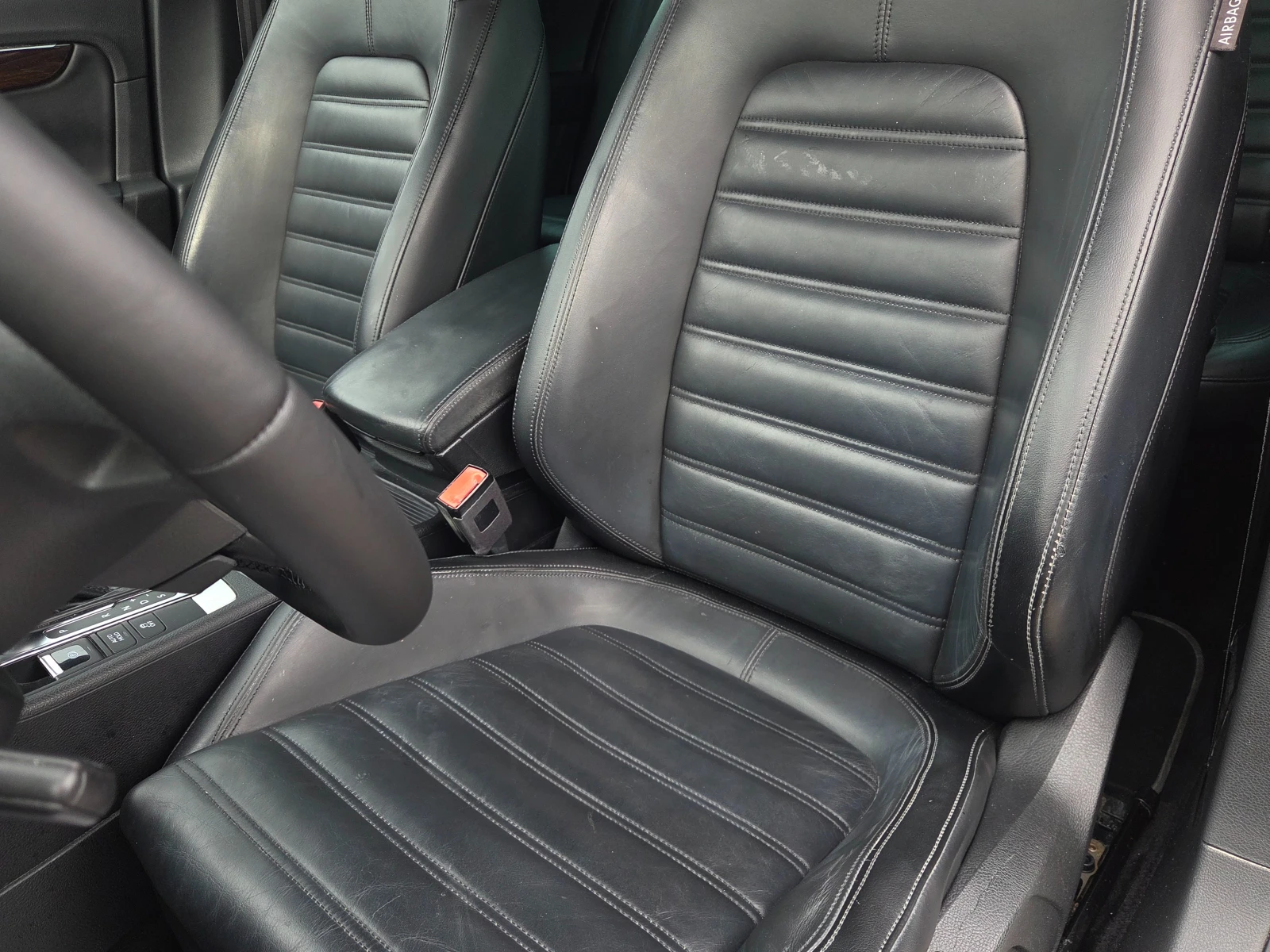 VW Passat 2.0TDI/HIGH-LINE/AUTOMATIC, снимка 12 - Автомобили и джипове - 53720592