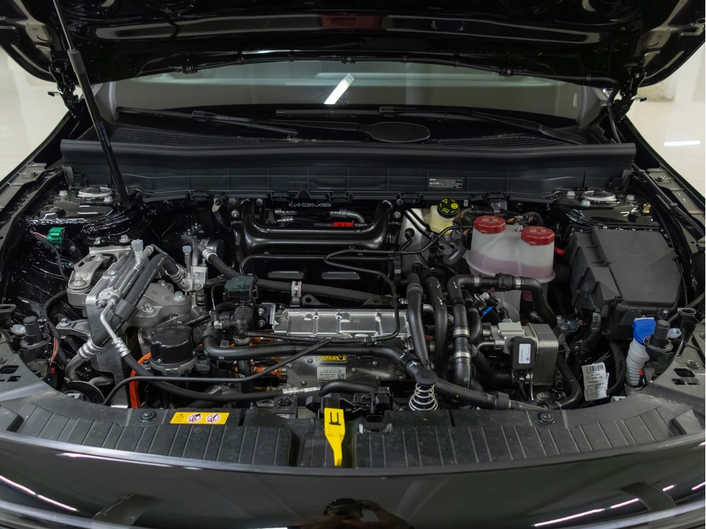 Mercedes-Benz EQB  250+ SUV, снимка 17 - Автомобили и джипове - 54204574