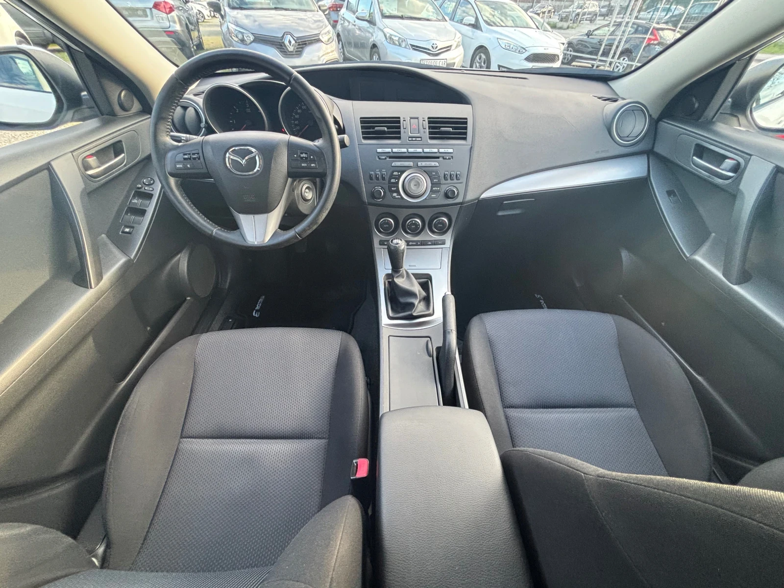 Mazda 3 1.6HDI, снимка 11 - Автомобили и джипове - 54297137