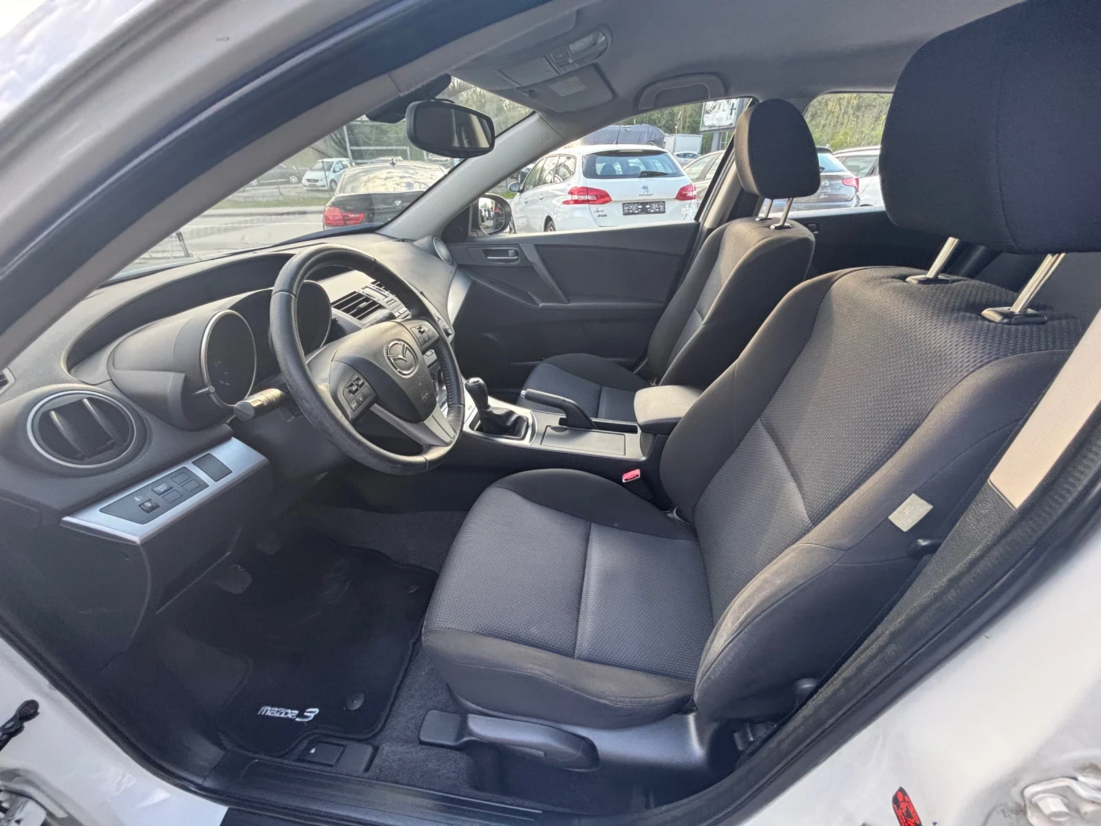 Mazda 3 1.6HDI, снимка 12 - Автомобили и джипове - 54297137