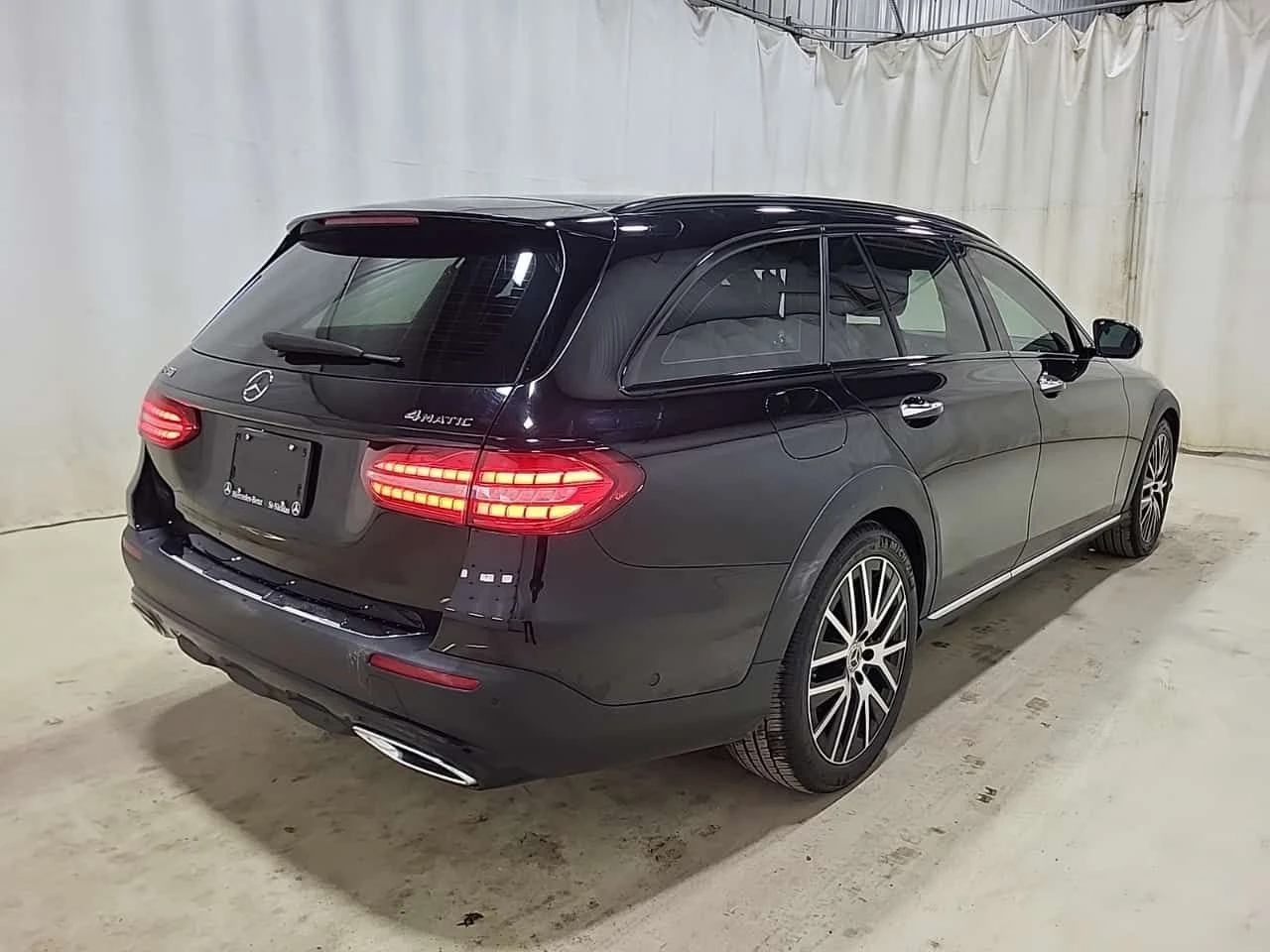 Mercedes-Benz E 450 | BURMESTER| PANO| ОБДУХВАНЕ| 360| HUD| 2 KЛЮЧА, снимка 3 - Автомобили и джипове - 54309817
