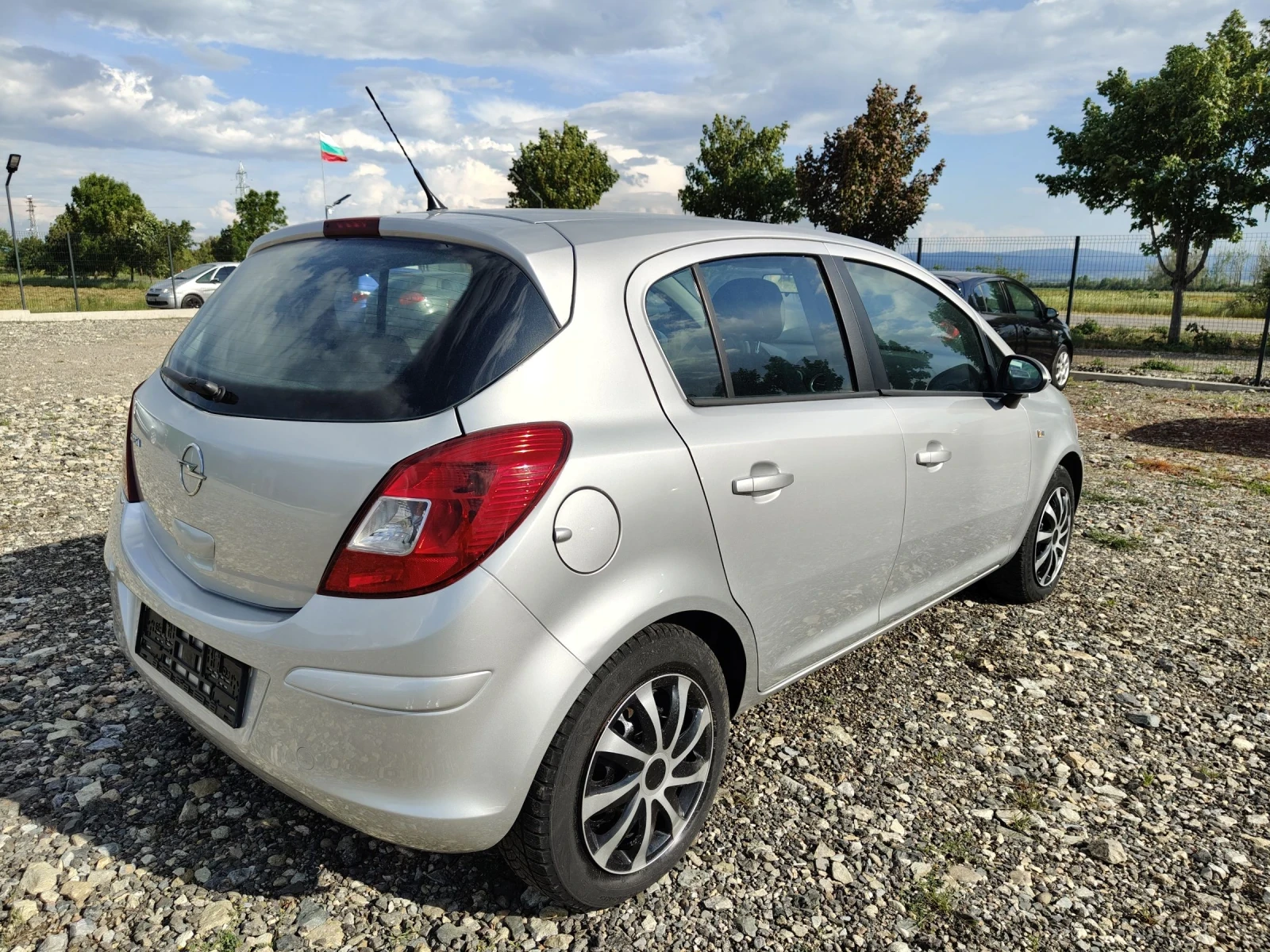 Opel Corsa 1.4i 90 COSMO xenon , снимка 6 - Автомобили и джипове - 54391569