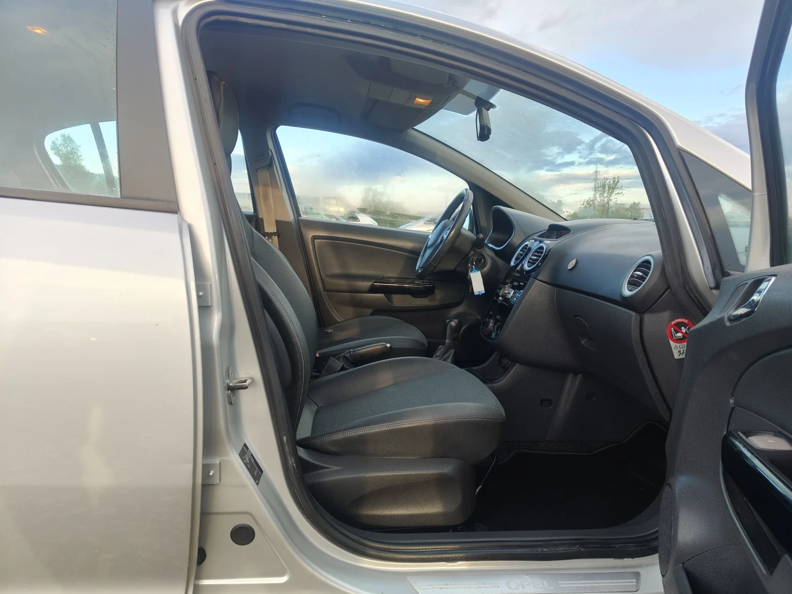 Opel Corsa 1.4i 90 COSMO , снимка 12 - Автомобили и джипове - 54391569