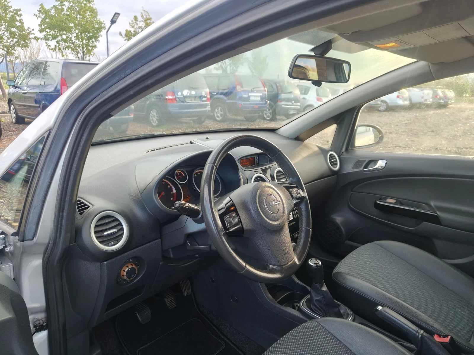 Opel Corsa 1.4i 90 COSMO , снимка 11 - Автомобили и джипове - 54391569