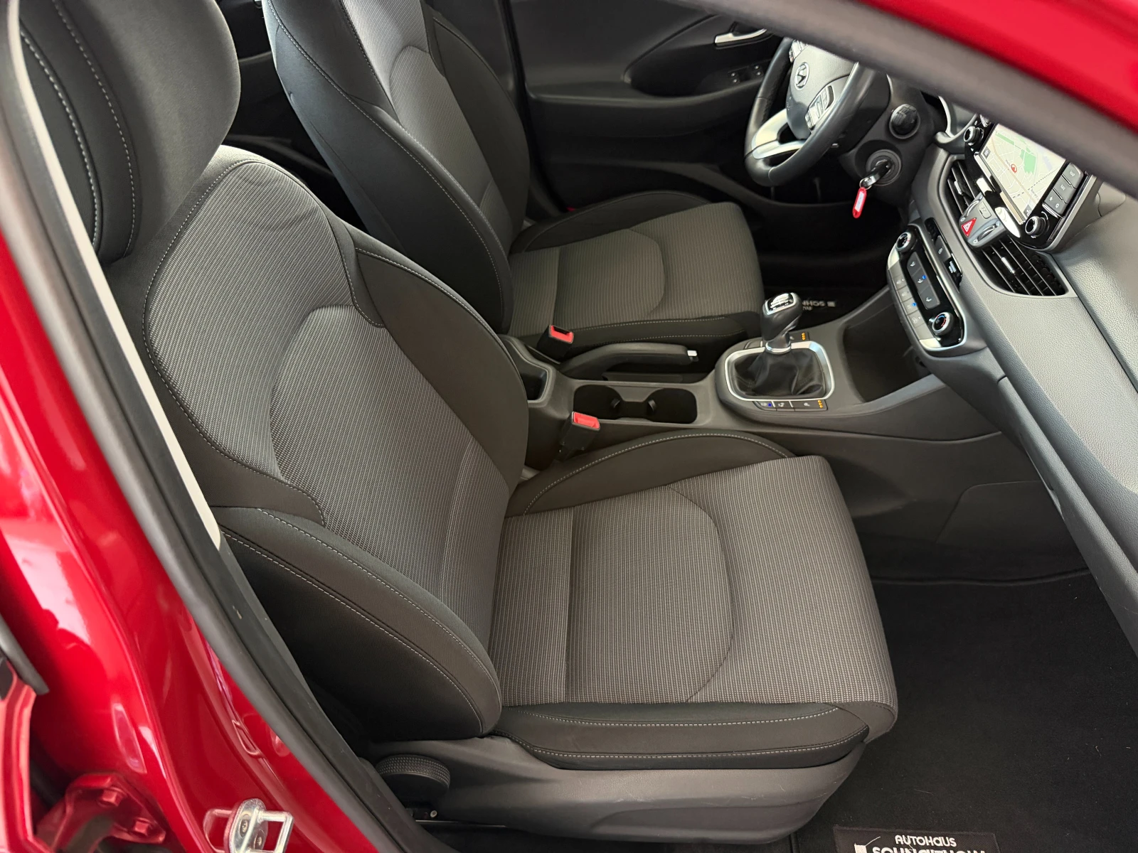 Hyundai I30 1.4i* 99кс* СЕРВИЗНА КНИЖКА С ПЪЛНА ИСТОРИЯ-Hyunda, снимка 14 - Автомобили и джипове - 54408307