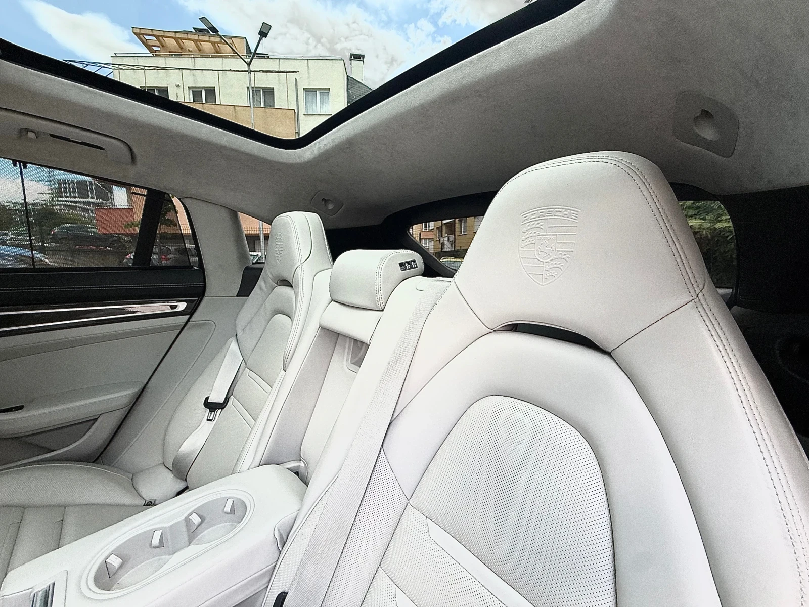 Porsche Panamera, снимка 9 - Автомобили и джипове - 54925358