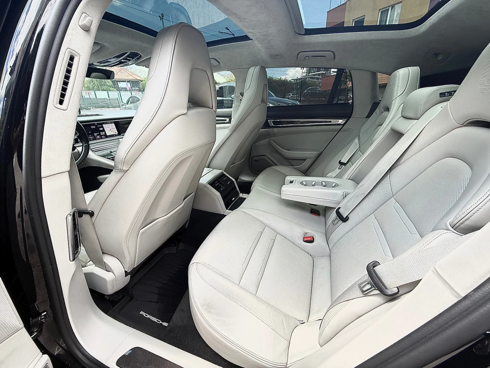 Porsche Panamera, снимка 8 - Автомобили и джипове - 54925358