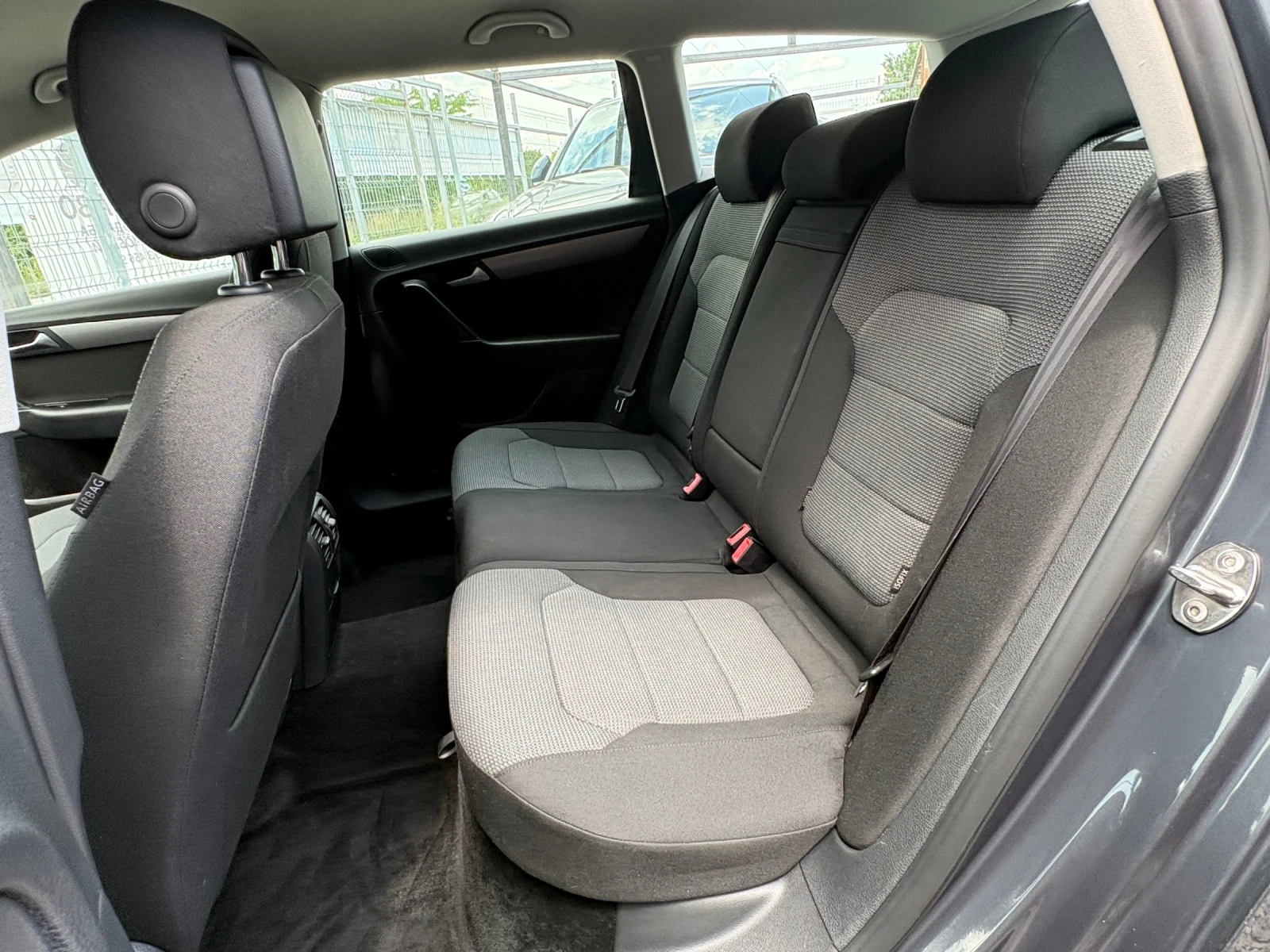VW Passat 2.0TDI-АВТОМАТИК-235000км., снимка 9 - Автомобили и джипове - 54981392