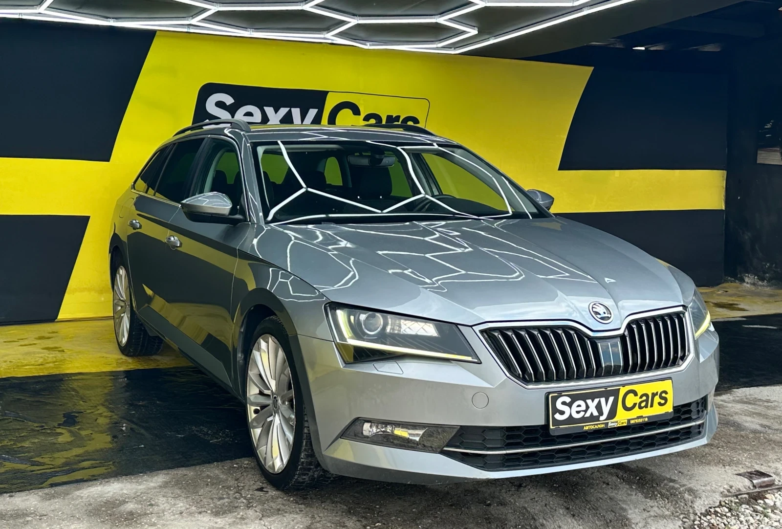 Skoda Superb DSG/4x4/като нов, снимка 4 - Автомобили и джипове - 55161864
