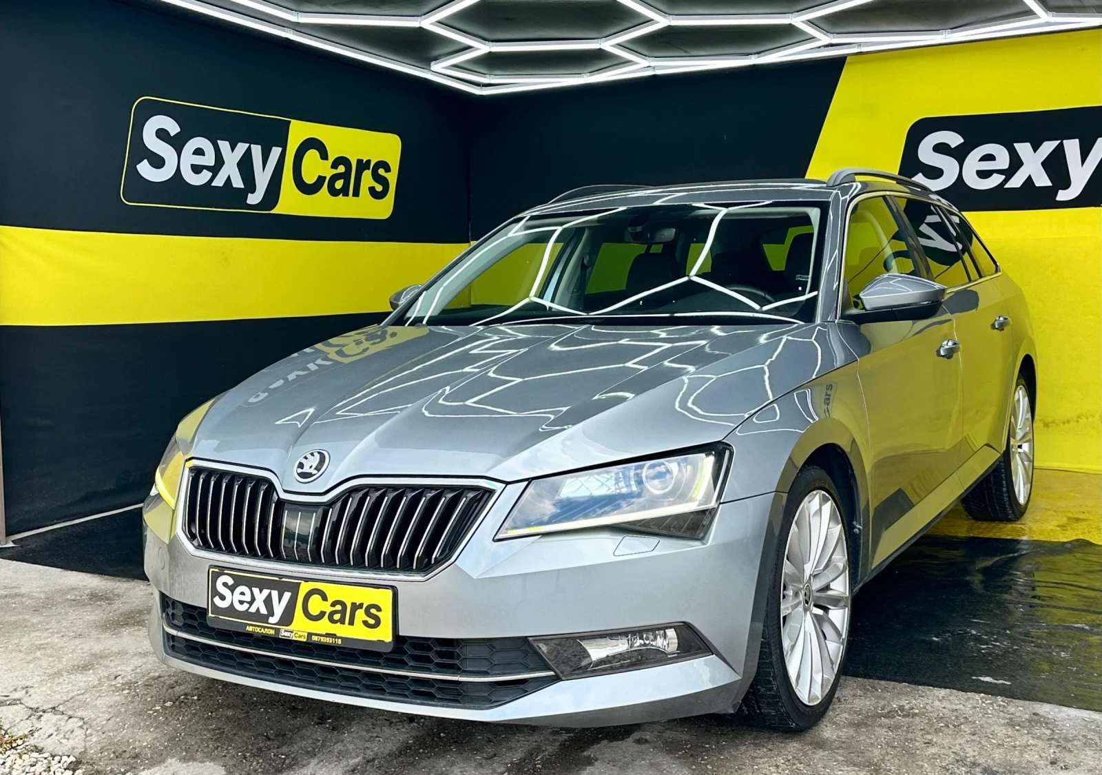 Skoda Superb DSG/4x4/като нов, снимка 3 - Автомобили и джипове - 55161864