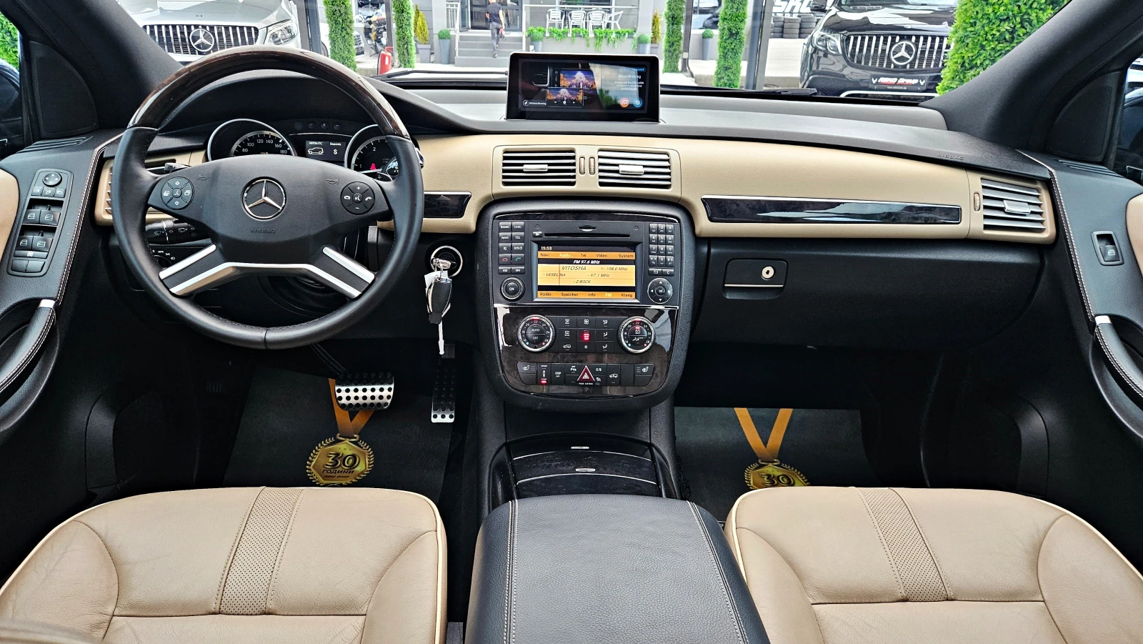 Mercedes-Benz R 350 AMG/4MAT/GERMANY/CAMERA/CAR PLAY/ПОДГРЕВ/AIRMAT/LI, снимка 9 - Автомобили и джипове - 55274243