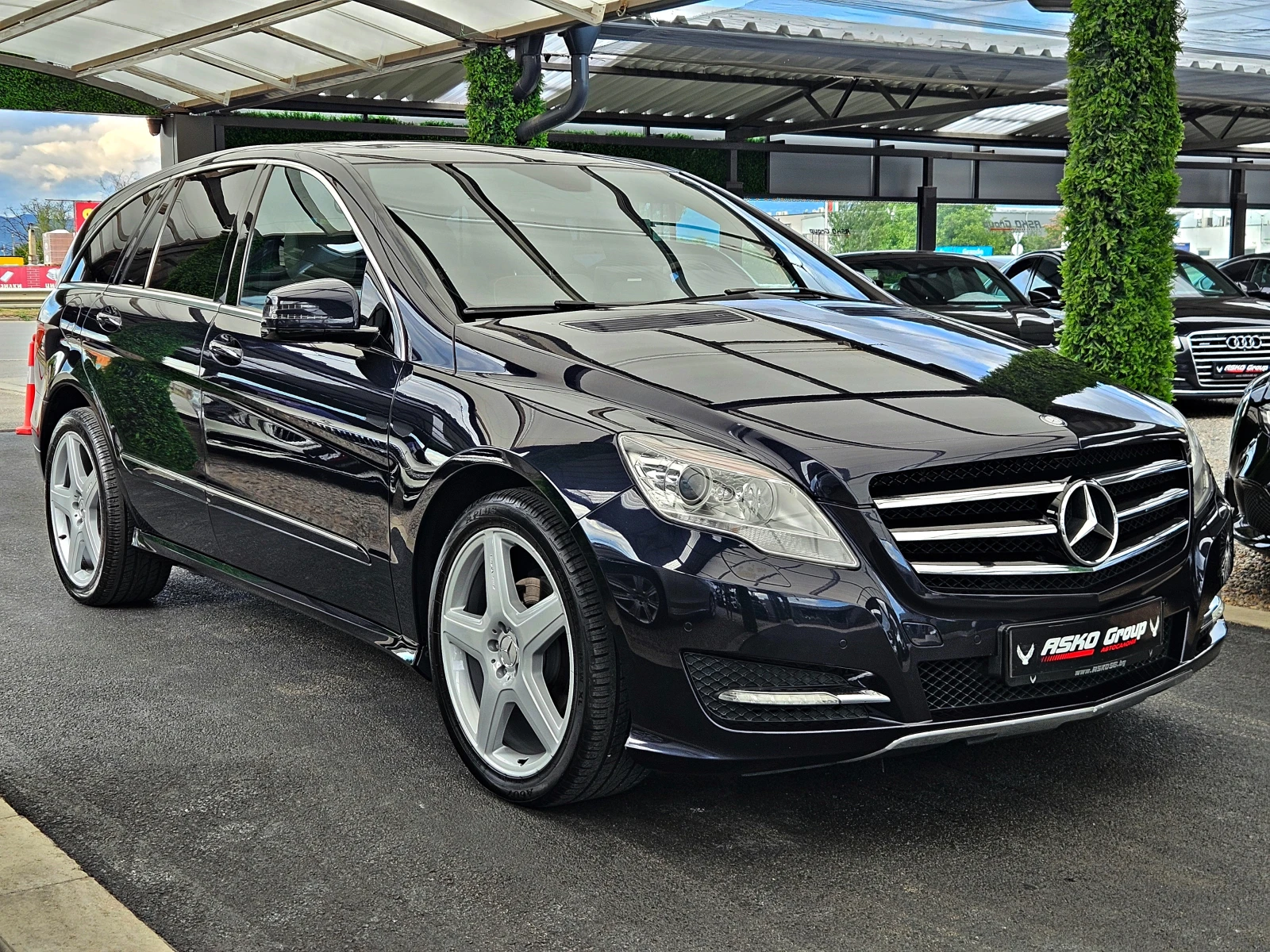 Mercedes-Benz R 350 AMG/4MAT/GERMANY/CAMERA/CAR PLAY/ПОДГРЕВ/AIRMAT/LI, снимка 3 - Автомобили и джипове - 55274243