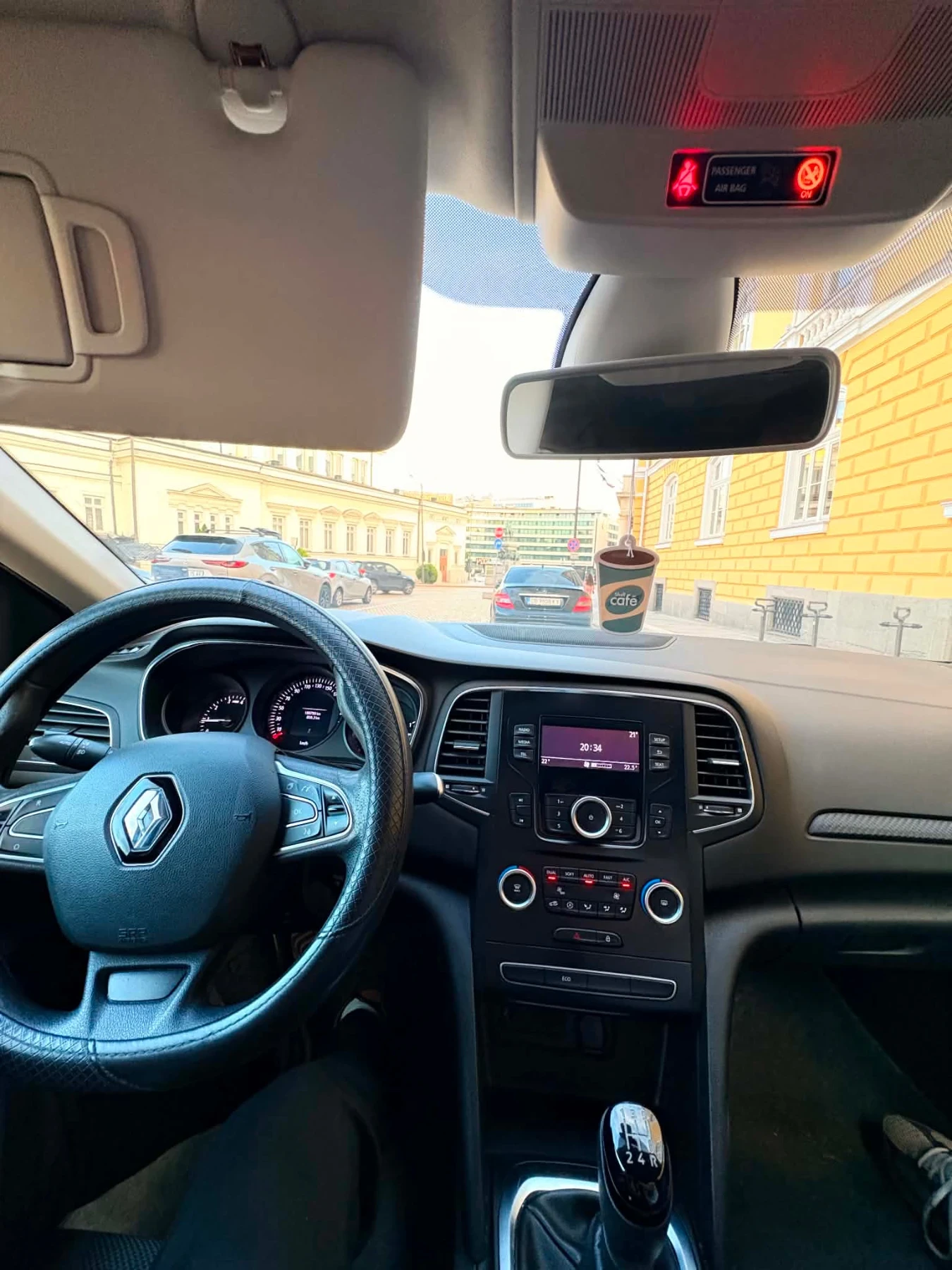Renault Megane, снимка 8 - Автомобили и джипове - 55380752