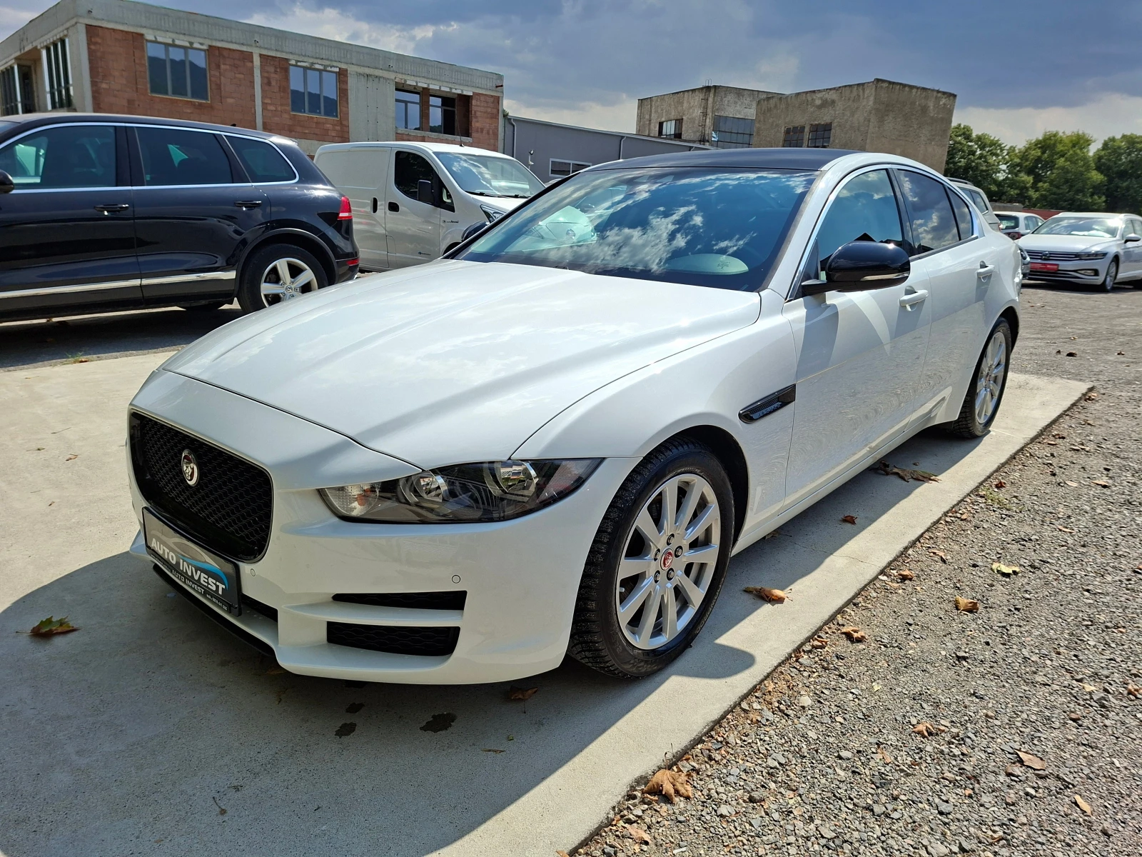 Jaguar XE AVTOMAT/NAVI/CAMERA, снимка 3 - Автомобили и джипове - 55587259