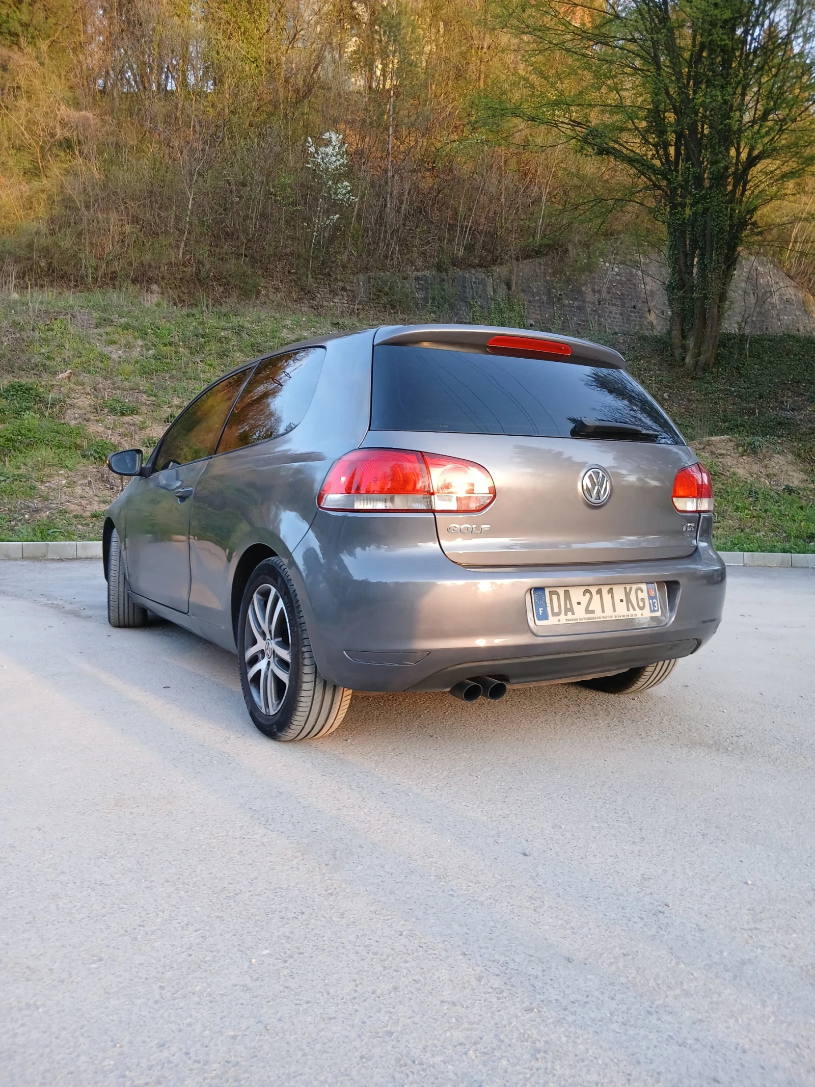 VW Golf 2.0TDI, снимка 2 - Автомобили и джипове - 55952243