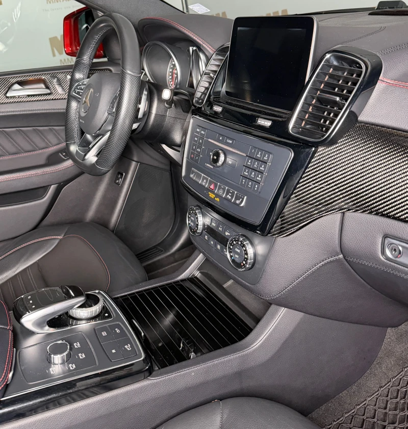 Mercedes-Benz GLE 400 Coupe* AMG* Carbon* 360* Keyless* MagicVision, снимка 10 - Автомобили и джипове - 52077110