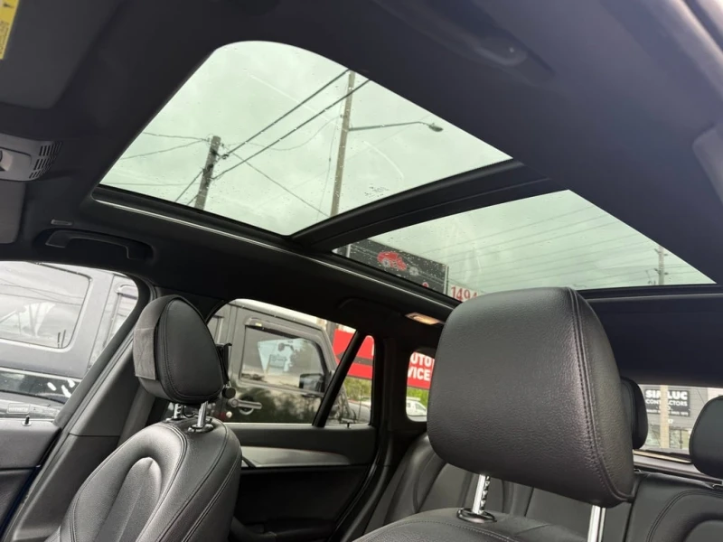 BMW X1 * xDrive28i AWD SPORT R.CAM PANO ROOF * CARFAX * Ц, снимка 12 - Автомобили и джипове - 52914935