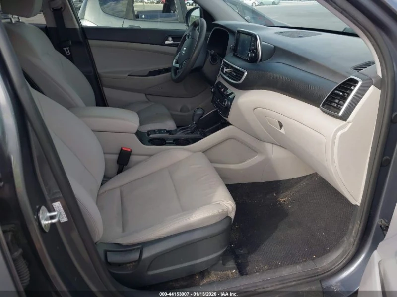 Hyundai Tucson 2.4l Sport, снимка 5 - Автомобили и джипове - 53250407