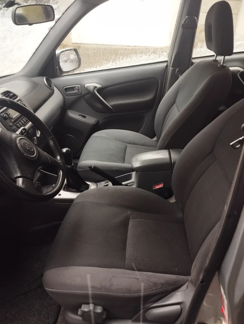 Toyota Rav4, снимка 12 - Автомобили и джипове - 53307949