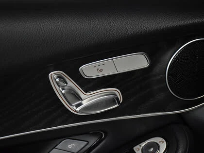 Mercedes-Benz GLC 300 4MATIC * CARFAX * АвтоКредит* (ЦЕНА ДО БГ) - изображение 9