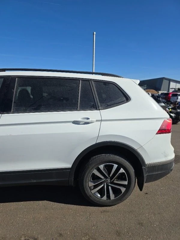 VW Tiguan Дълга база-седем местен, снимка 7 - Автомобили и джипове - 53971490