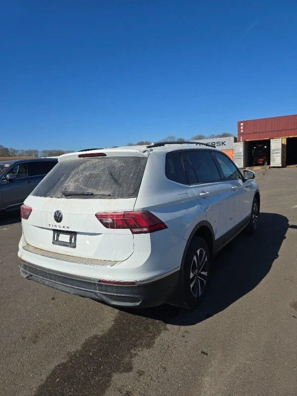 VW Tiguan Дълга база-седем местен, снимка 4 - Автомобили и джипове - 53971490