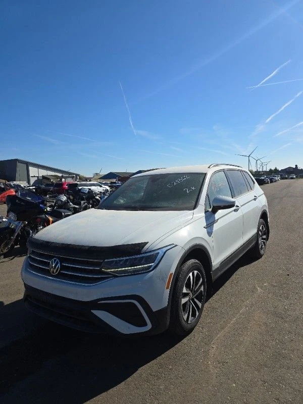 VW Tiguan Дълга база-седем местен, снимка 10 - Автомобили и джипове - 53971490
