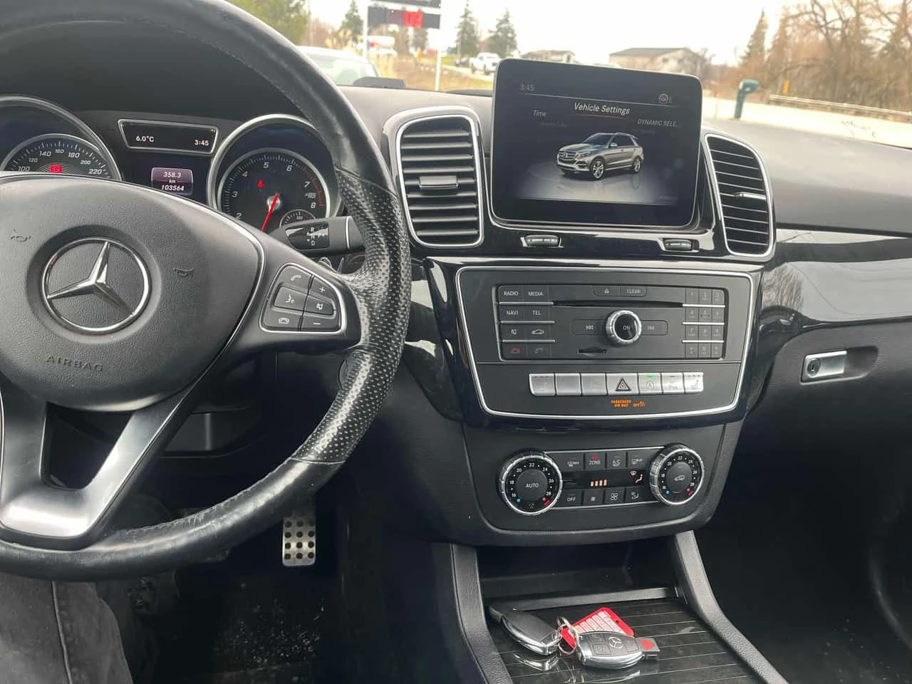 Mercedes-Benz GLE 400 * DISTRONIC * 360 * PANO * , снимка 9 - Автомобили и джипове - 54060003