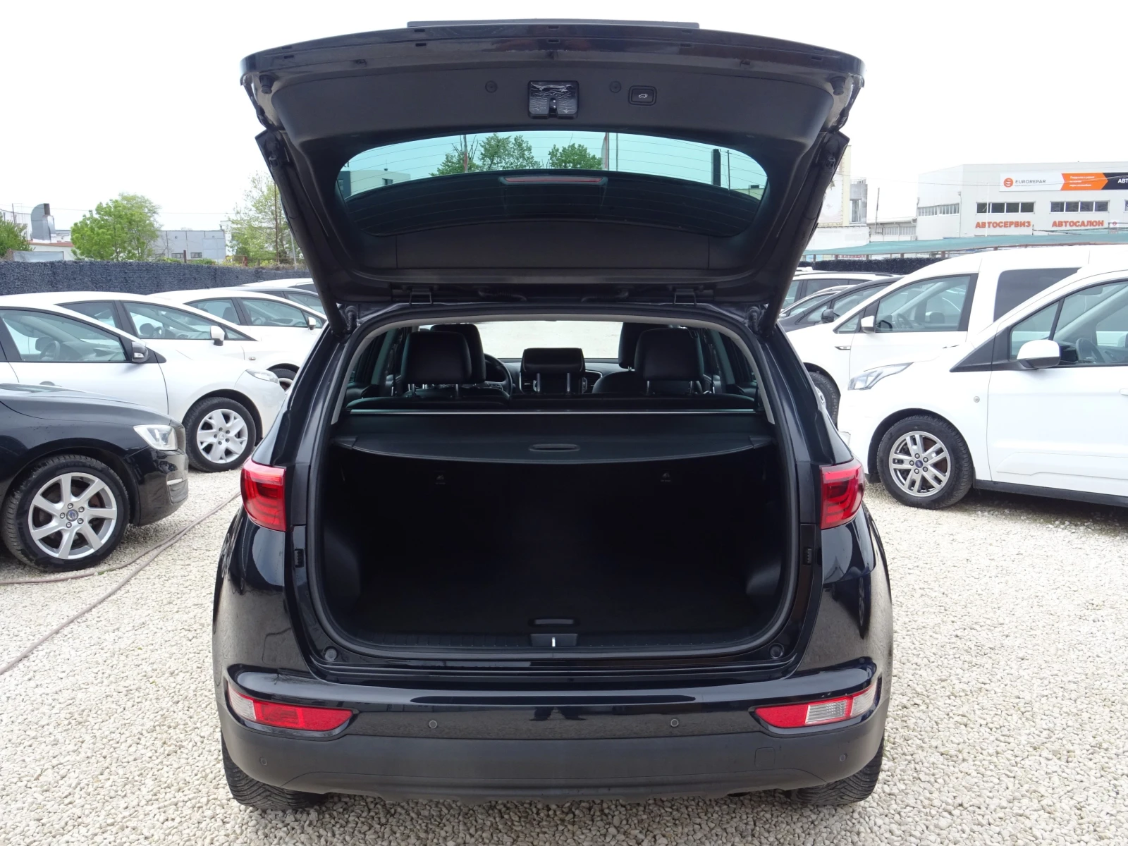 Kia Sportage 2.0crdi AWD Rebel, снимка 4 - Автомобили и джипове - 54409615