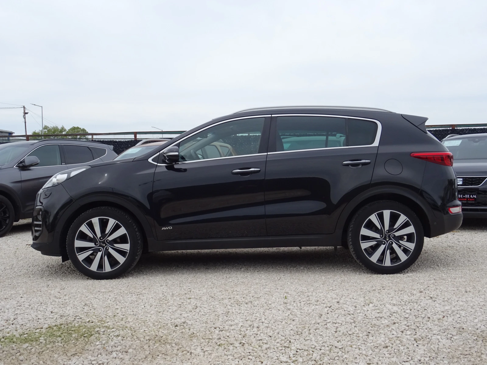 Kia Sportage 2.0crdi AWD Rebel, снимка 2 - Автомобили и джипове - 54409615