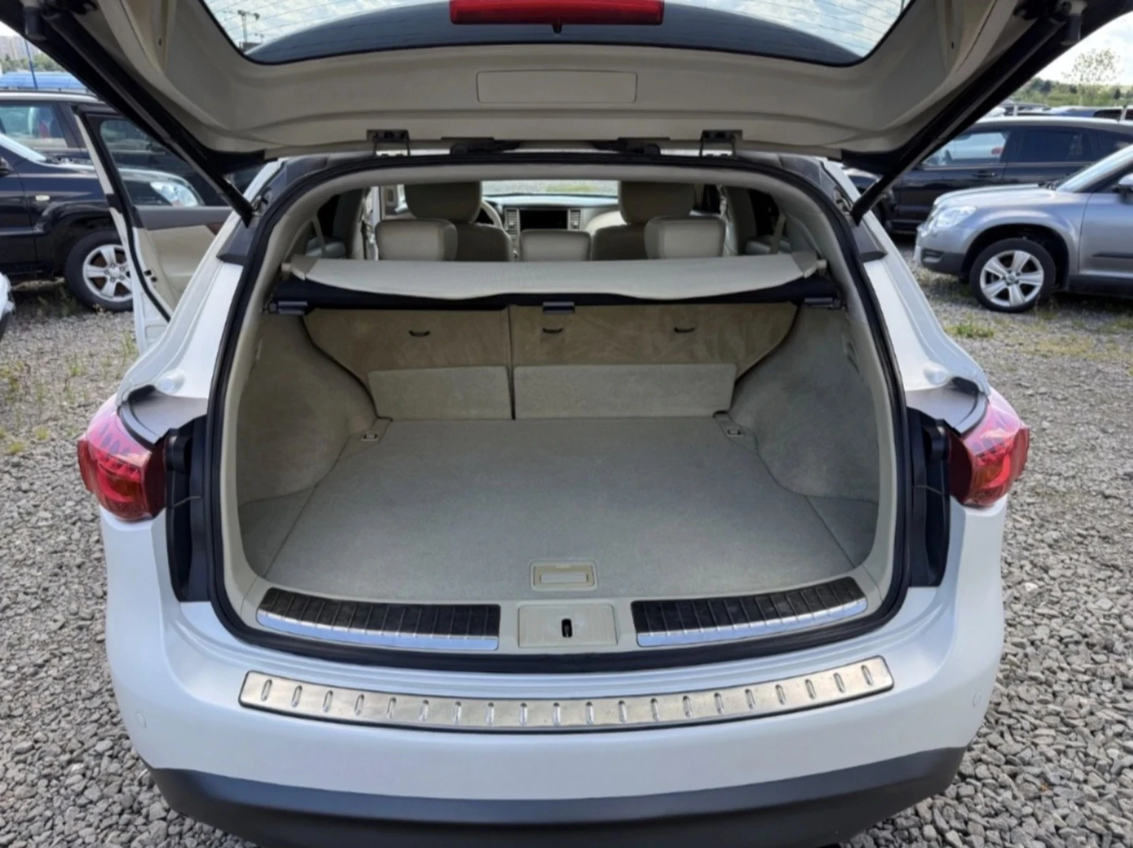 Infiniti Fx 30, снимка 14 - Автомобили и джипове - 54585077