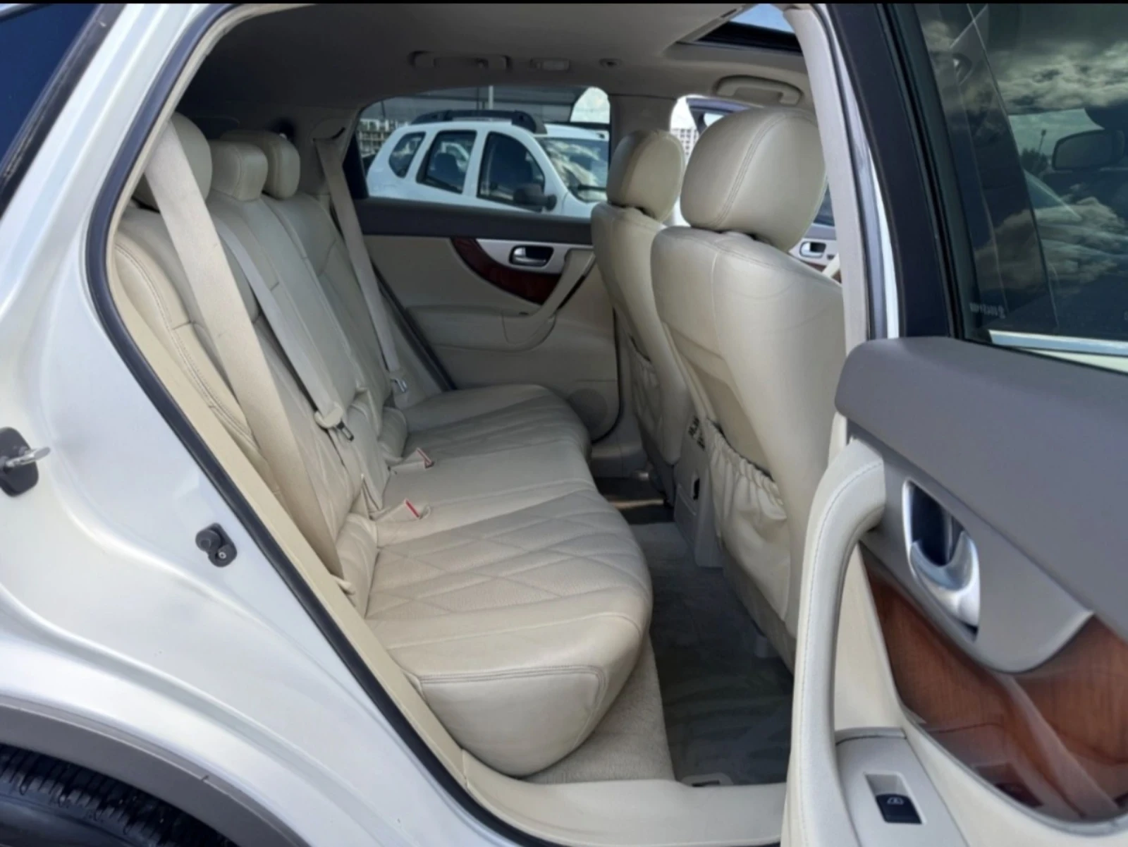 Infiniti Fx 30, снимка 11 - Автомобили и джипове - 54585077