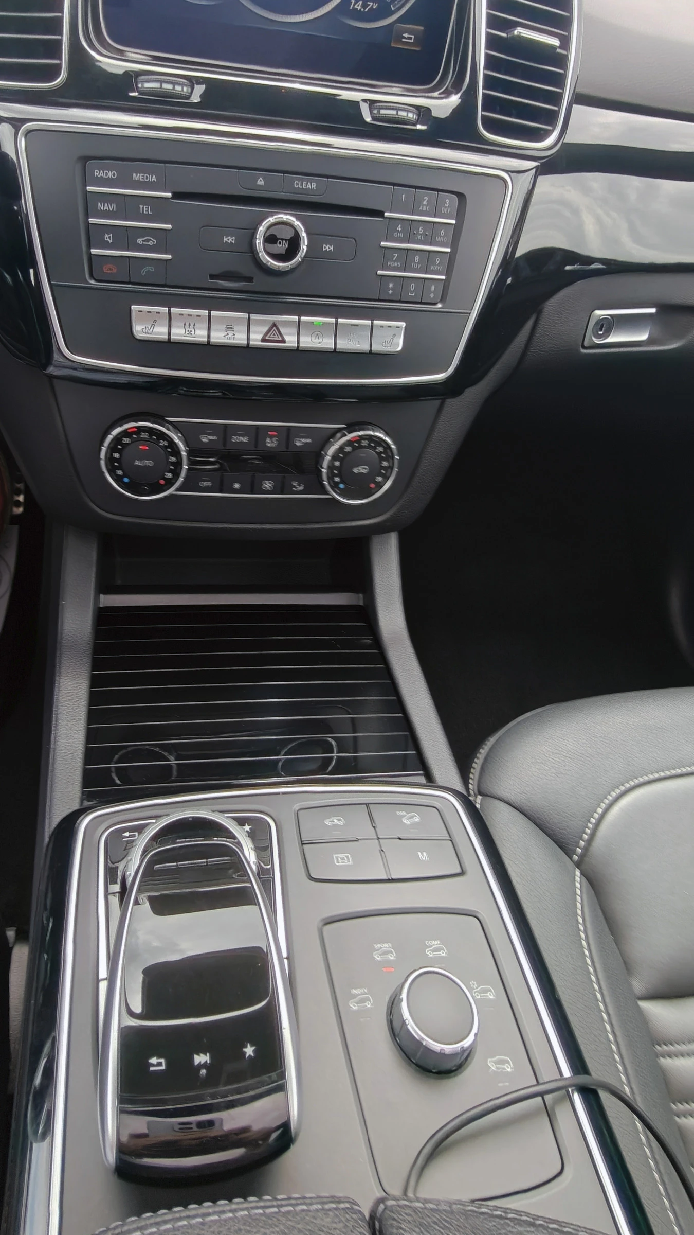 Mercedes-Benz GLE 350 * AMG Line* H&K* 9G* OFFROAD* , снимка 12 - Автомобили и джипове - 55187053