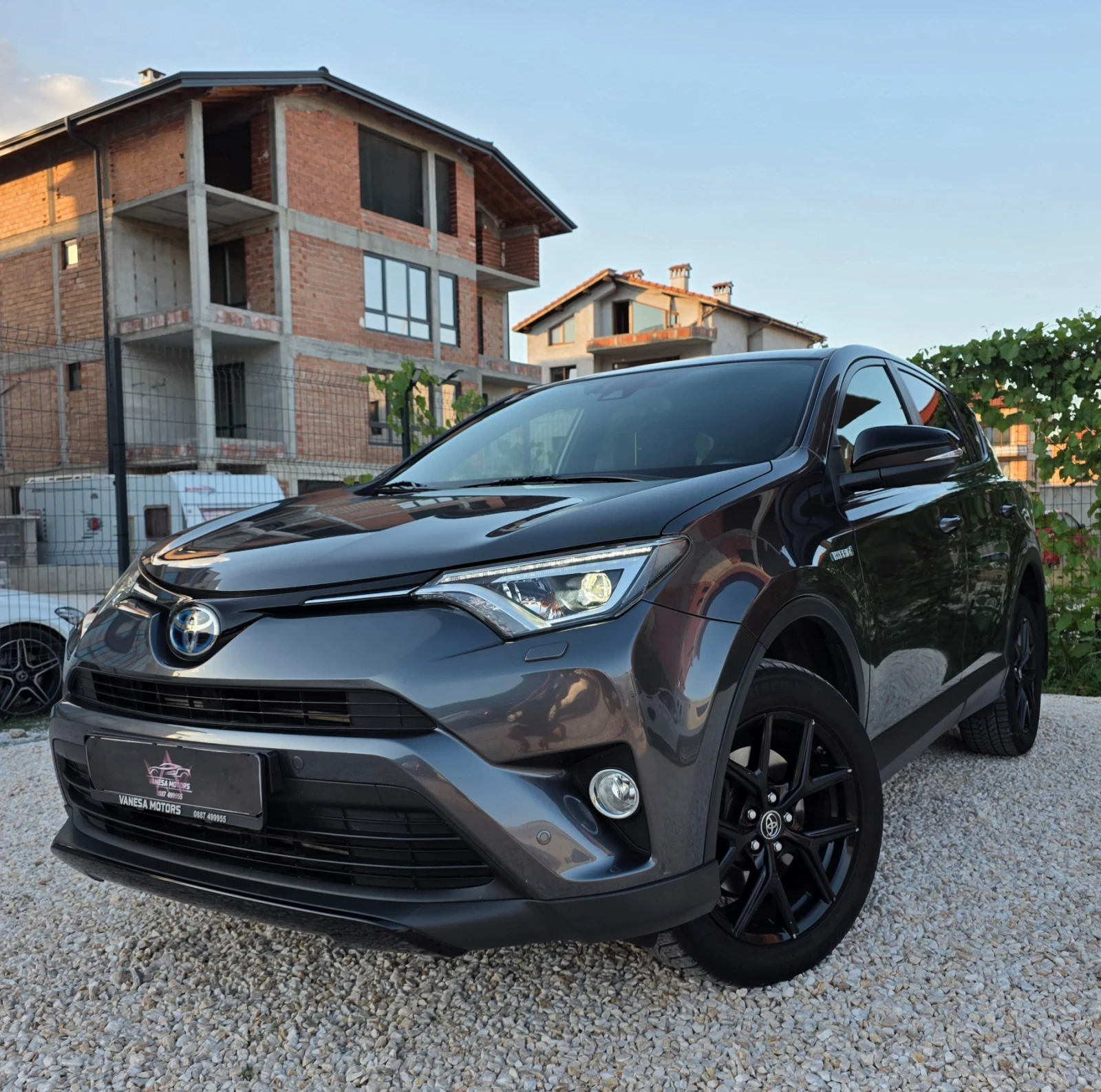 Toyota Rav4 Сервизна История Гаранция в Toyota  2, 5 Хибрид 