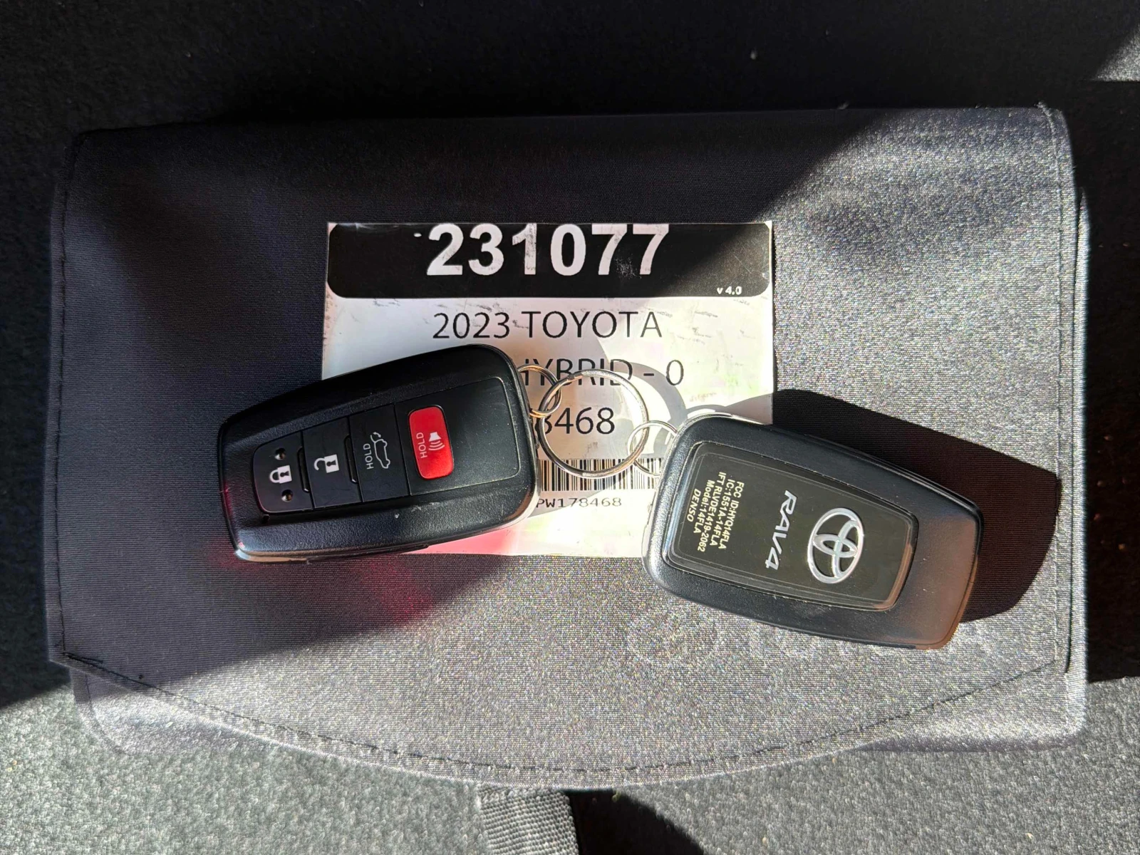 Toyota Rav4 * Hybrid Limited * Всички Екстри * AWD * Facelift , снимка 14 - Автомобили и джипове - 56048289