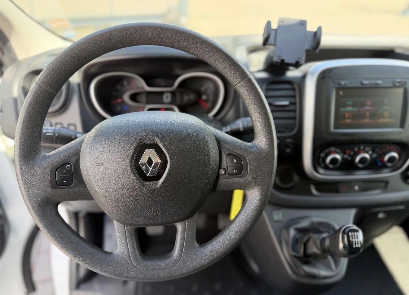 Renault Trafic 2.49t. БЕЗ ТАХОГРАФ (4ЕП), снимка 8 - Бусове и автобуси - 55362781