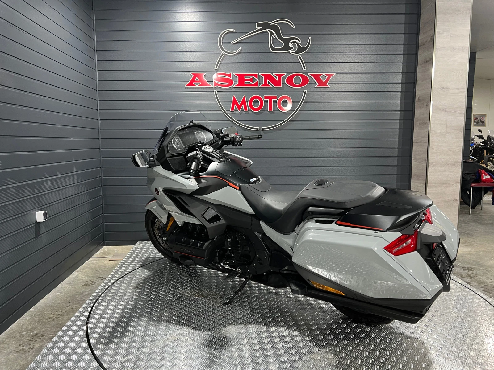 Honda Gold Wing BAGGER NEWEST MODEL - изображение 5