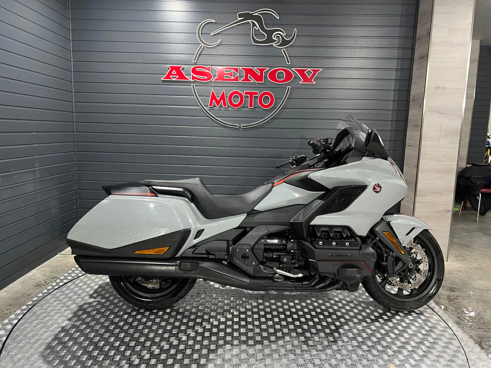 Honda Gold Wing BAGGER NEWEST MODEL - изображение 8