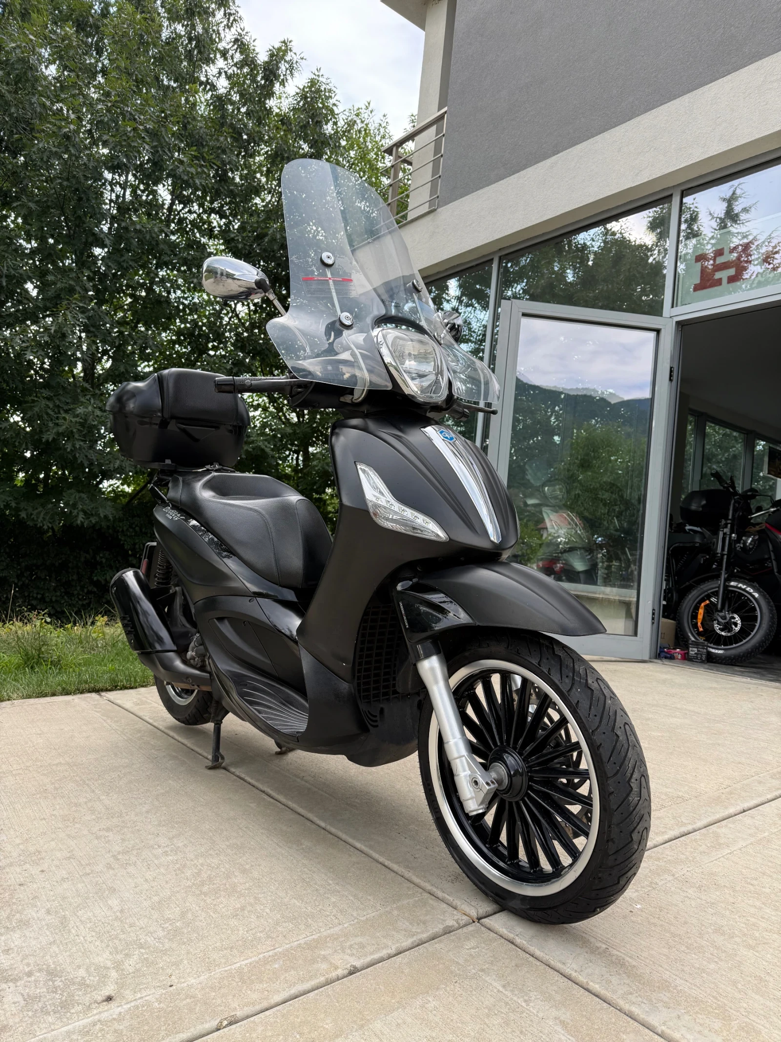 Piaggio Beverly 2019 POLICE ABS/ ASP 300i - изображение 2