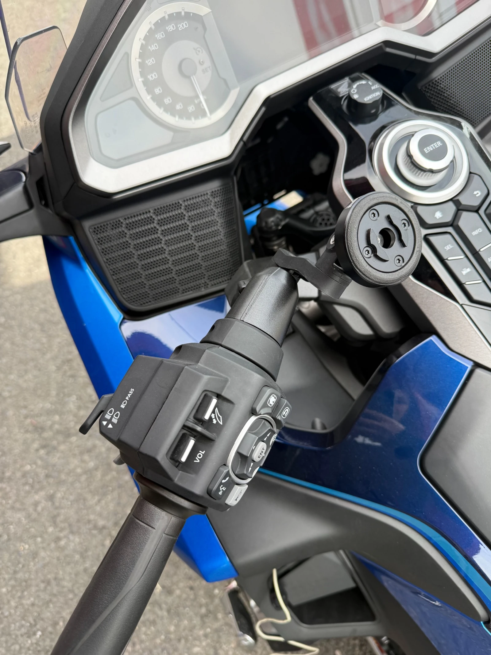 Honda Gold Wing DCT, снимка 5 - Мотоциклети и мототехника - 54763956