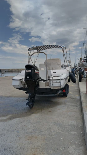 Моторна яхта Doral Ibiza 220 cc, снимка 1