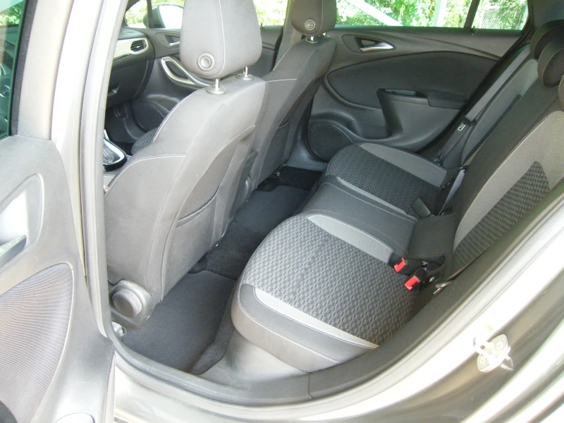 Opel Astra 1.5CDTI EURO 6D, снимка 12 - Автомобили и джипове - 45146404