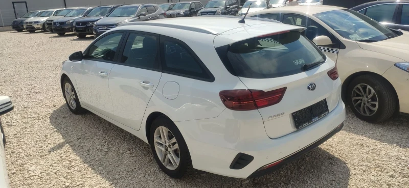 Kia Ceed 1, 6 16V CRDI , снимка 12 - Автомобили и джипове - 47365515