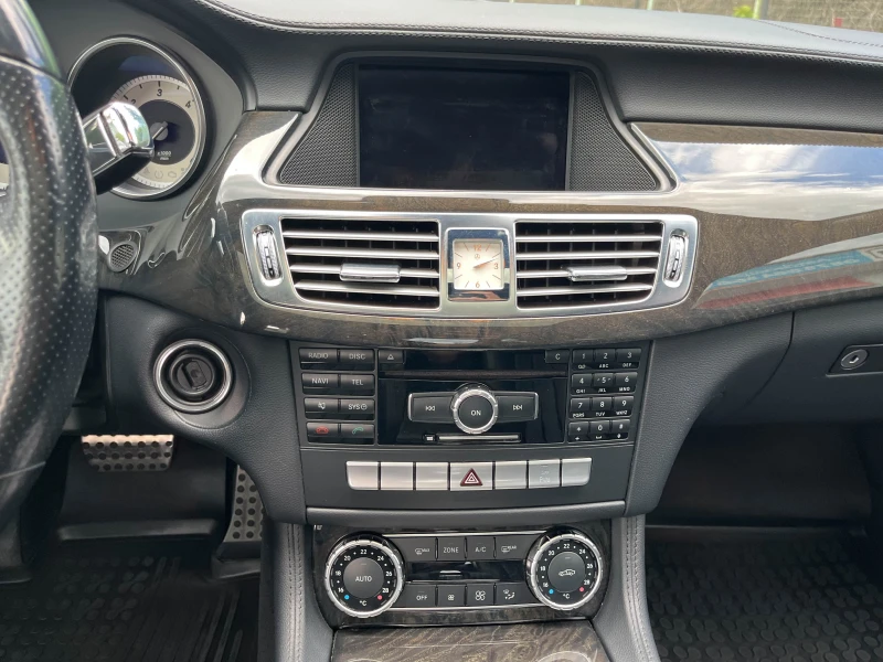 Mercedes-Benz CLS 350 AMG* LED* БЯЛА ПЕРЛА* , снимка 13 - Автомобили и джипове - 50460664