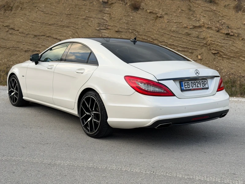 Mercedes-Benz CLS 350 AMG* LED* БЯЛА ПЕРЛА* , снимка 4 - Автомобили и джипове - 50460664